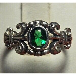 Vintage sterling silver ring sz 8